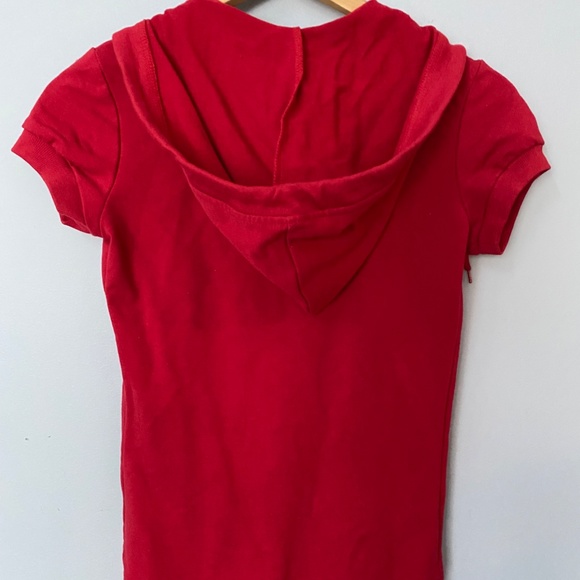 Red Short Sleeved Sweatshirt with Hood Buttons and Gathering - Picture 11 of 16